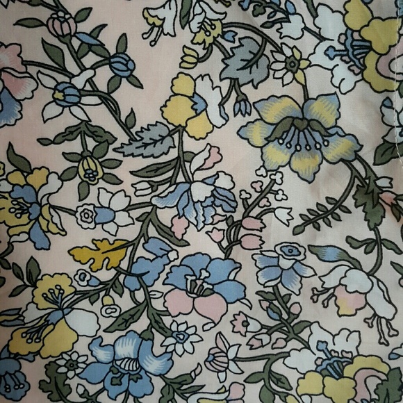 LOFT | Floral Tie Waist Shorts NWT - Picture 3 of 4